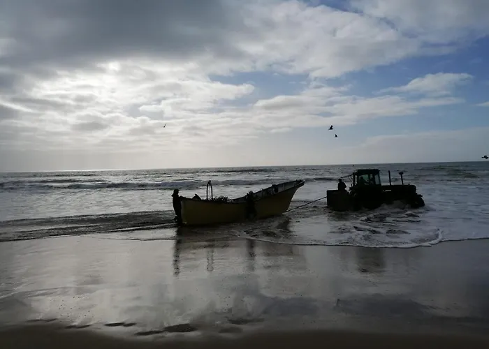 Fonte Da Telha Cliff House *