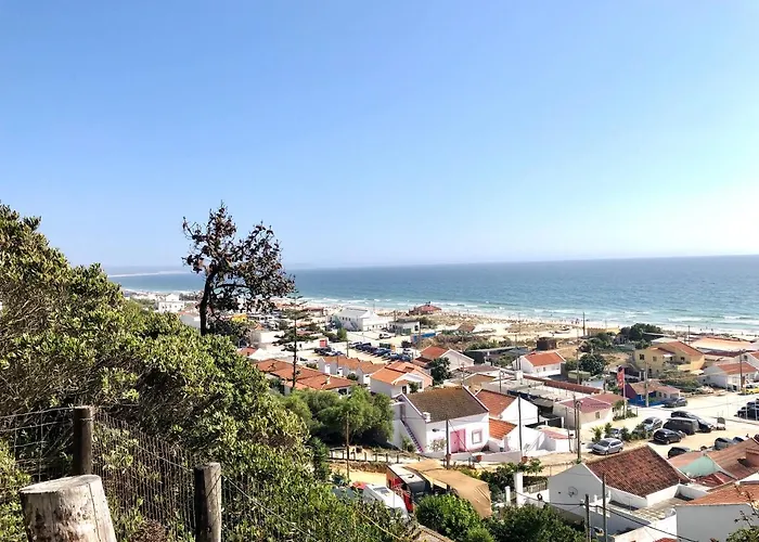 Fonte Da Telha Cliff House