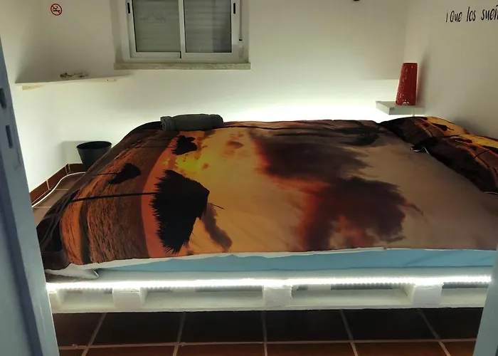 Fonte Da Telha Cliff House *