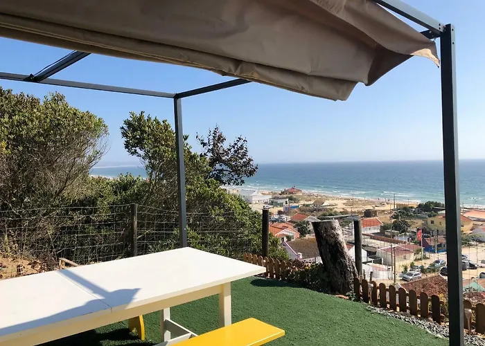 Fonte Da Telha Cliff House